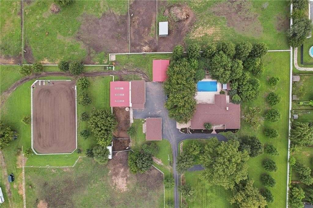 19 Acres of Land with Home for Sale in Kansas City, Kansas