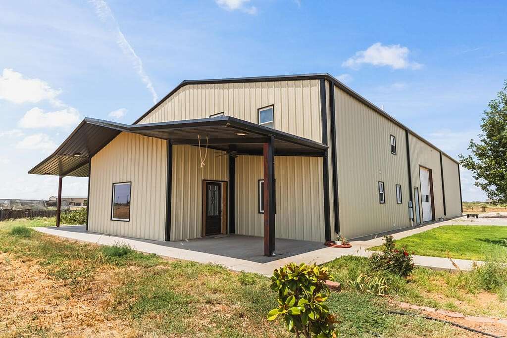 20 Acres of Land with Home for Sale in Seminole, Texas