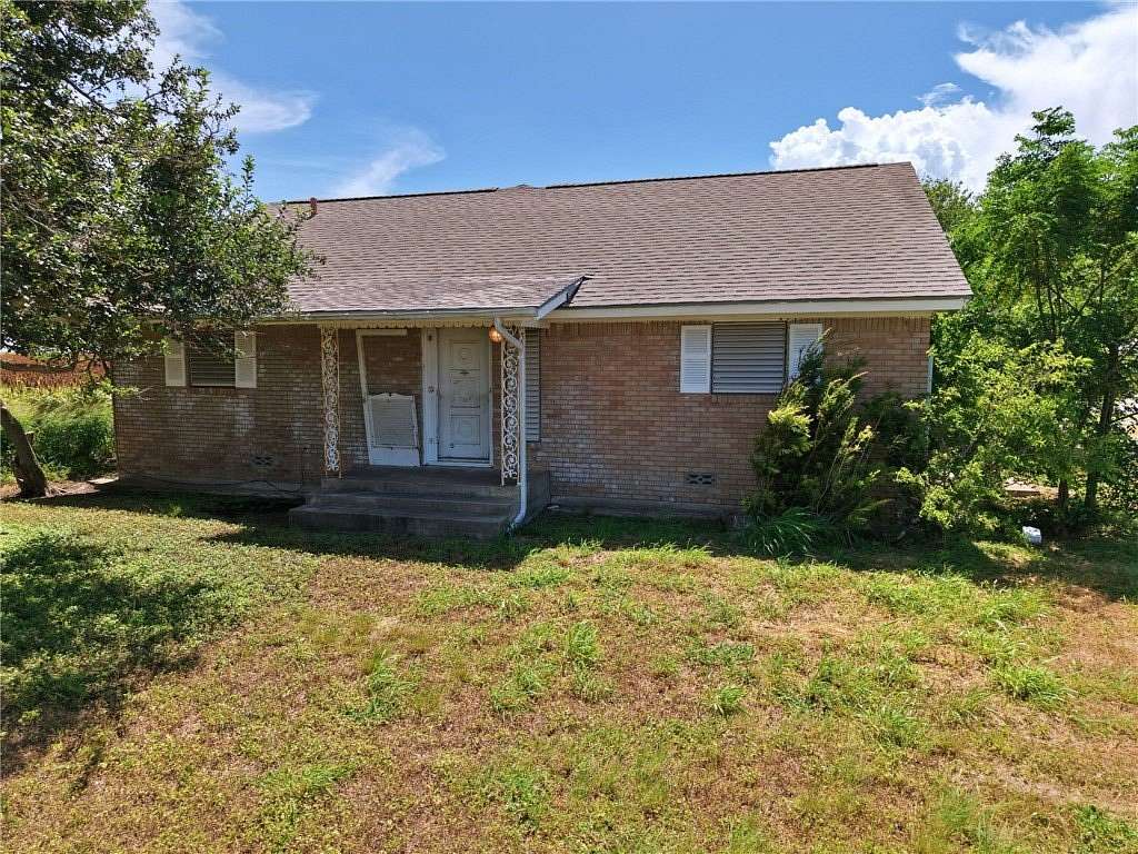 2.89 Acres of Land with Home for Sale in Taft, Texas