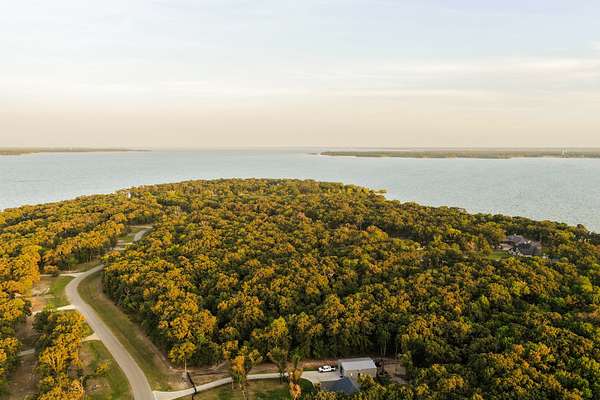 2 Acres of Residential Land for Sale in Quinlan, Texas