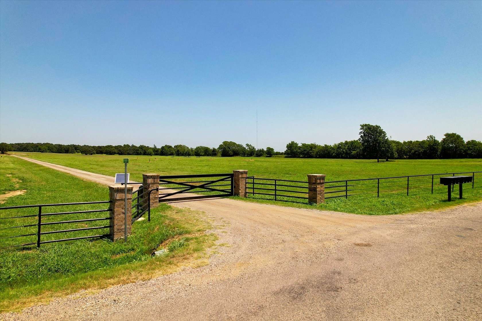 11 Acres of Land for Sale in Collinsville, Texas