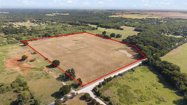 19.2 Acres of Recreational & Residential Land for Sale in Hillsboro, Texas