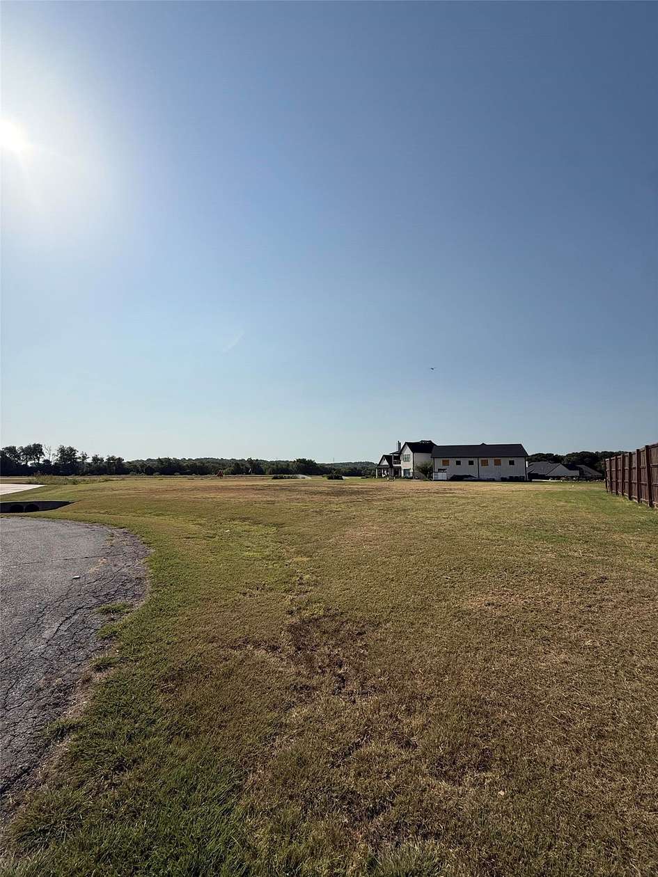 1.14 Acres of Land for Sale in Cresson, Texas