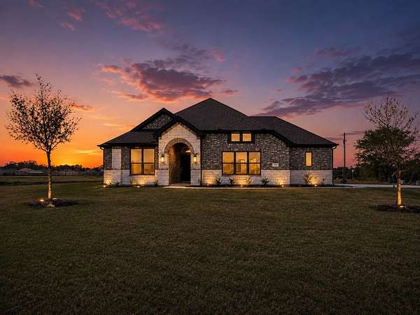 1.6 Acres of Land with Home for Sale in Whitesboro, Texas