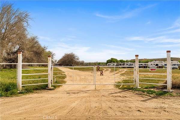 33.3 Acres of Recreational Land with Home for Sale in Oro Grande, California