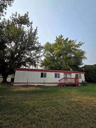 4.12 Acres of Land with Home for Sale in Hermiston, Oregon