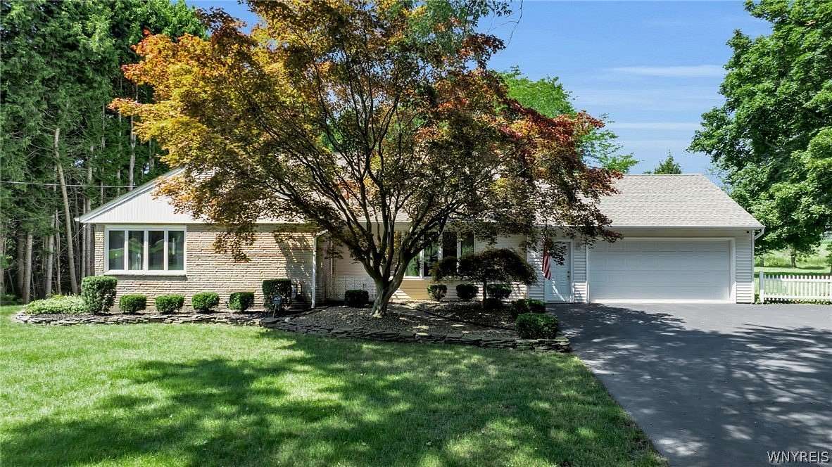 9.33 Acres of Land with Home for Sale in Ransomville, New York