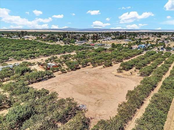 20 Acres of Land for Sale in Madera, California
