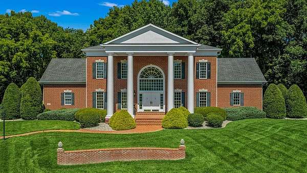 1.67 Acres of Land with Home for Sale in Bowling Green, Kentucky