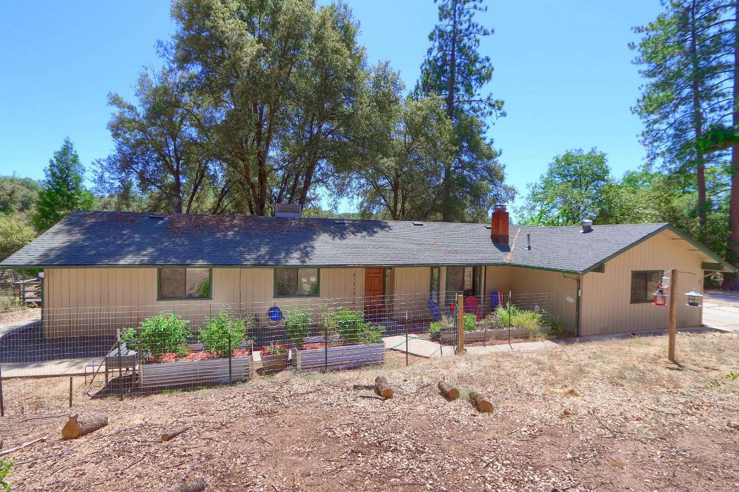 9.26 Acres of Land with Home for Sale in Mariposa, California
