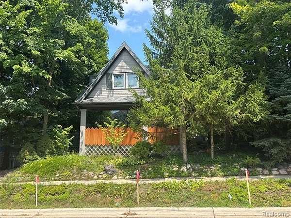 0.12 Acres of Residential Land for Sale in Birmingham, Michigan