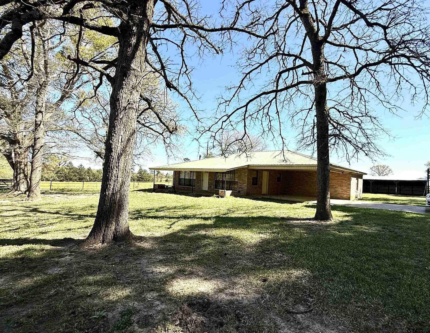 20 Acres of Land with Home for Sale in Jacksonville, Texas