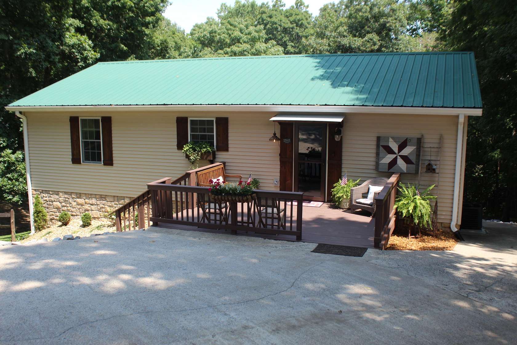 2.26 Acres of Land with Home for Sale in Eddyville, Kentucky