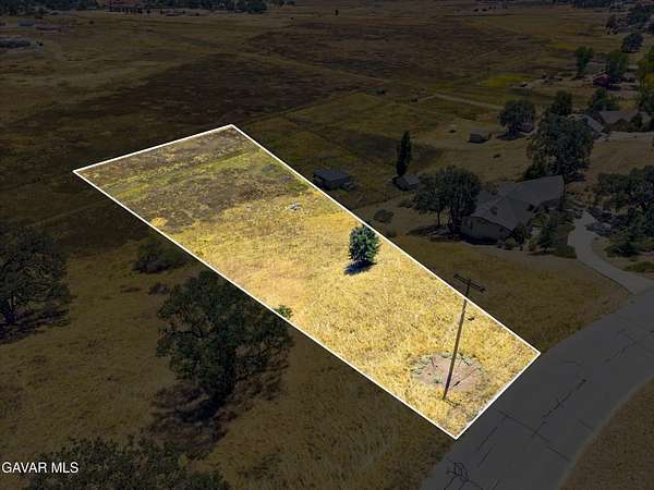 1.66 Acres of Residential Land for Sale in Tehachapi, California
