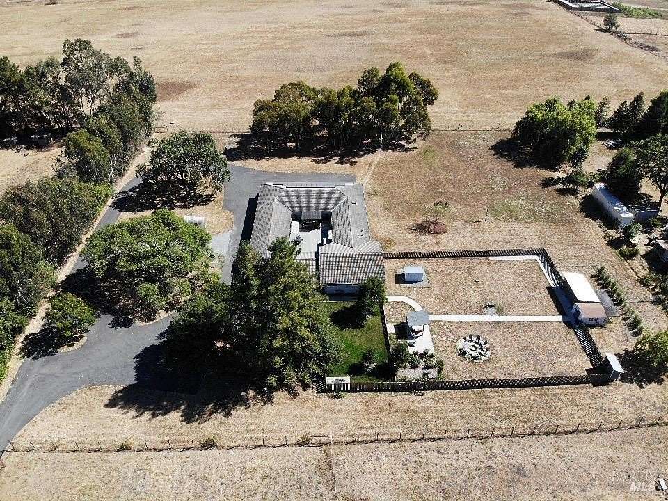 2.53 Acres of Land with Home for Sale in Santa Rosa, California
