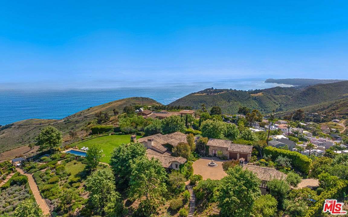 4.8 Acres of Land with Home for Sale in Malibu, California
