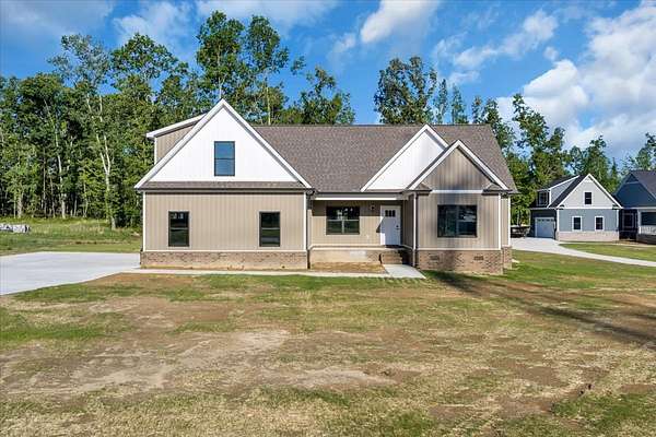 1.85 Acres of Land with Home for Sale in Wartrace, Tennessee