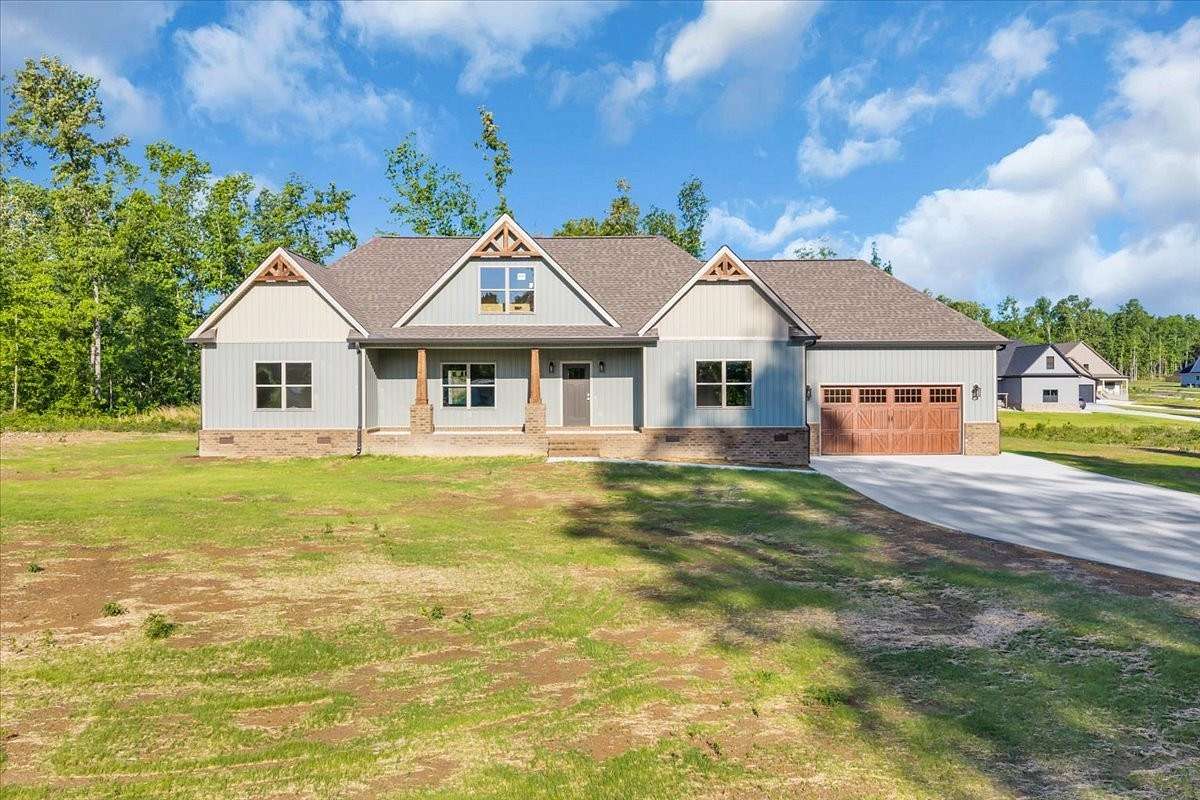 2 Acres of Land with Home for Sale in Wartrace, Tennessee