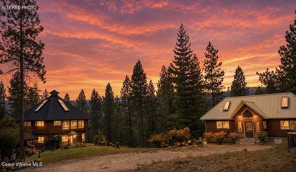 10 Acres of Land with Home for Sale in Pinehurst, Idaho