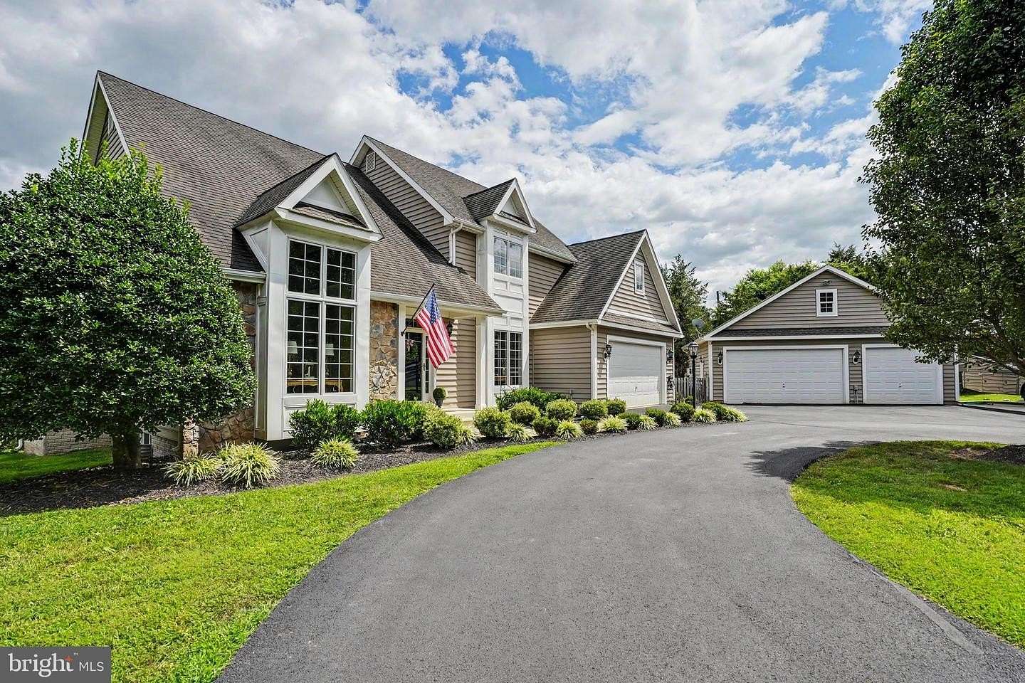 4.86 Acres of Land with Home for Sale in Gainesville, Virginia