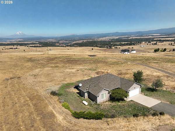 20.1 Acres of Land with Home for Sale in Centerville, Washington