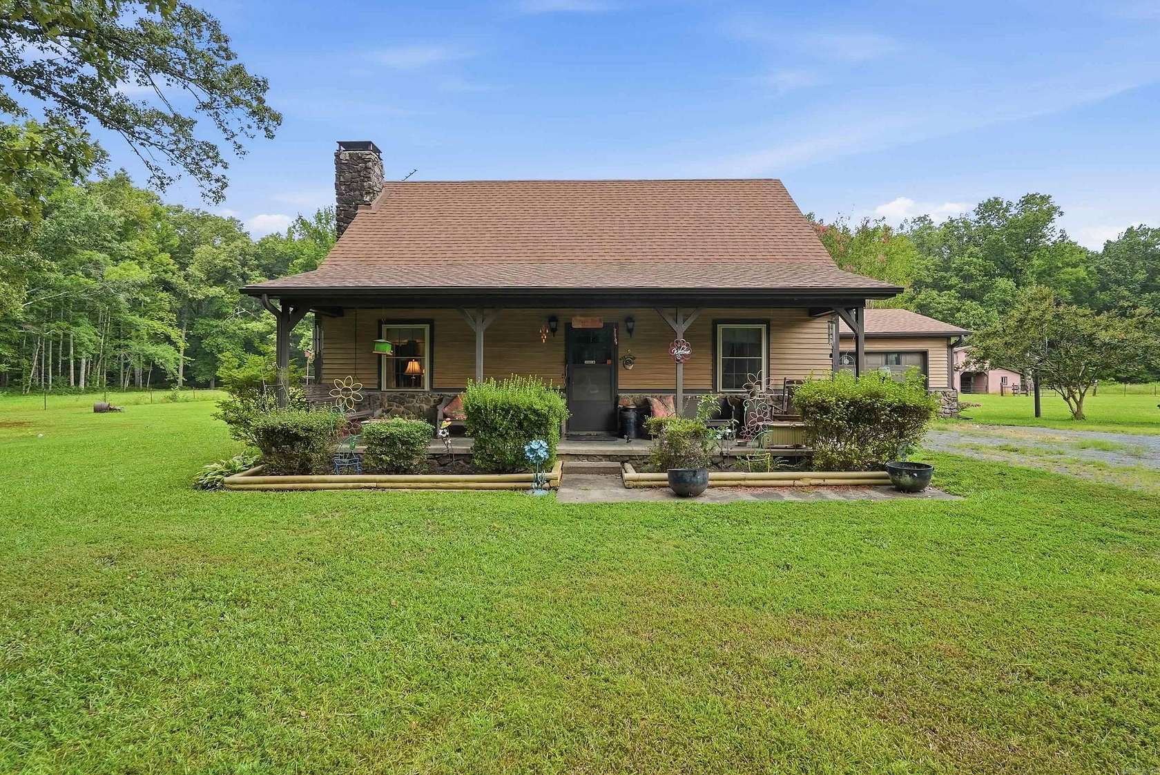 5 Acres of Land with Home for Sale in Vilonia, Arkansas