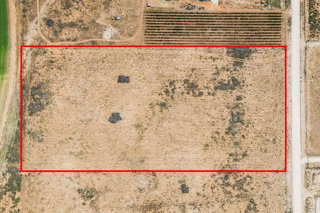 10.3 Acres of Land for Sale in Seminole, Texas