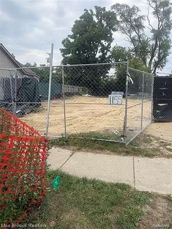 0.11 Acres of Residential Land for Sale in Birmingham, Michigan