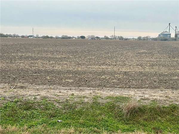 54 Acres of Land for Sale in Banquete, Texas