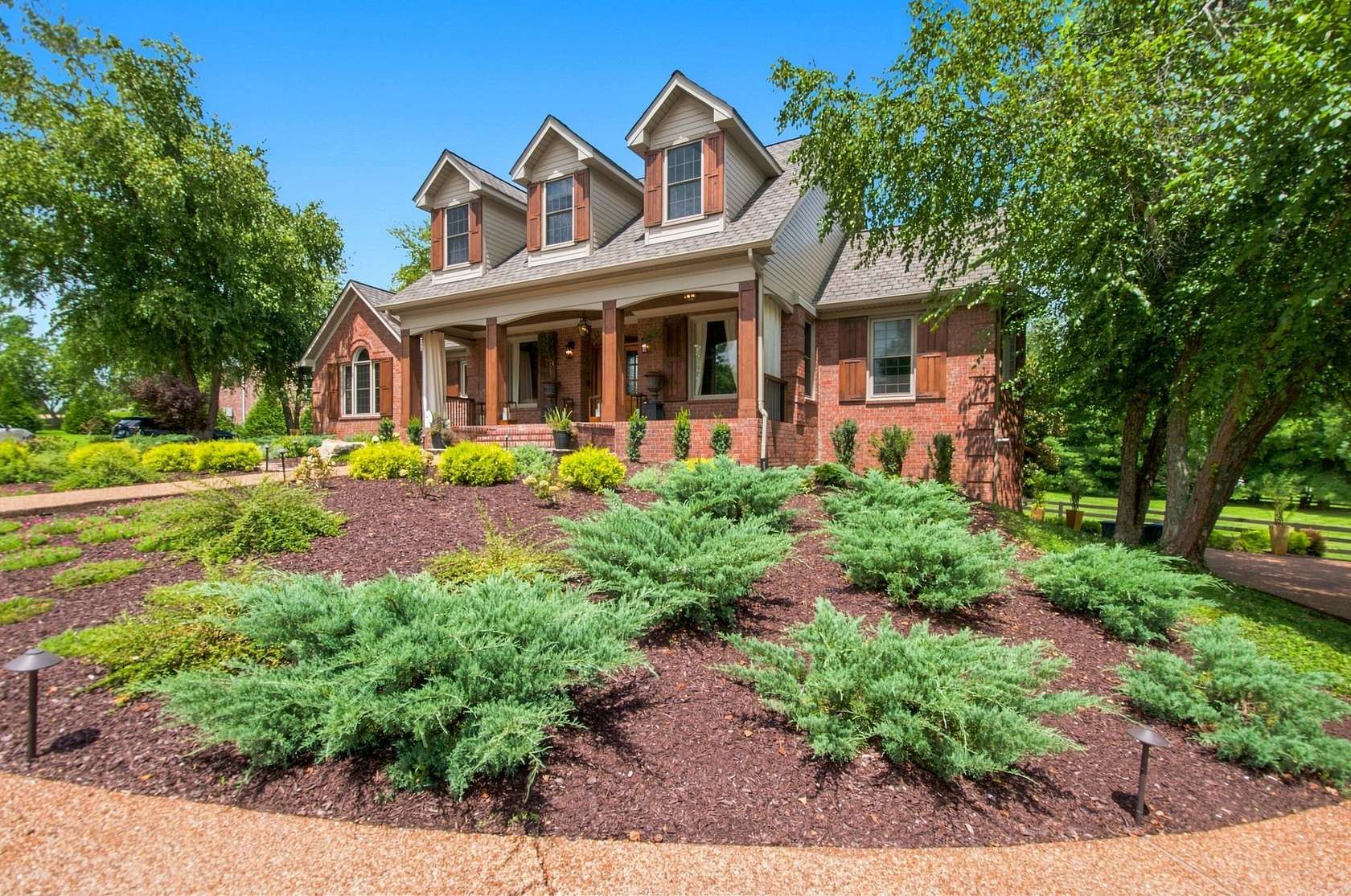 1.63 Acres of Land with Home for Sale in Franklin, Tennessee