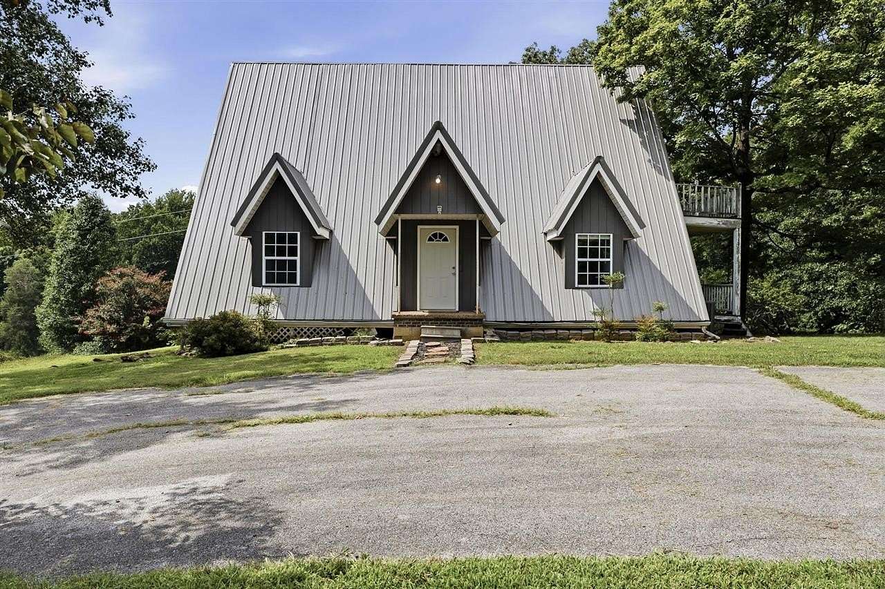 2 Acres of Land with Home for Lease in Scottsville, Kentucky
