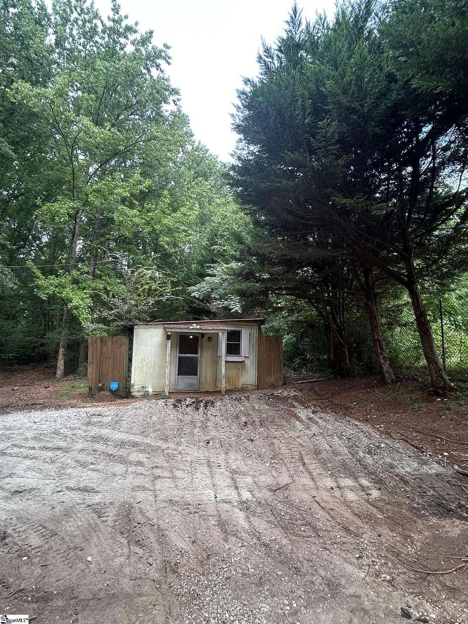 1.1 Acres of Land with Home for Sale in Laurens, South Carolina