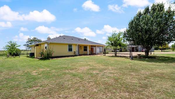 10 Acres of Land with Home for Sale in Mabank, Texas