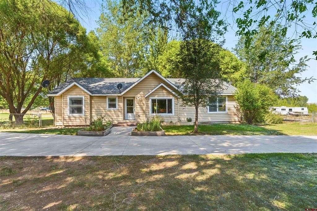 2.2 Acres of Land with Home for Sale in Montrose, Colorado