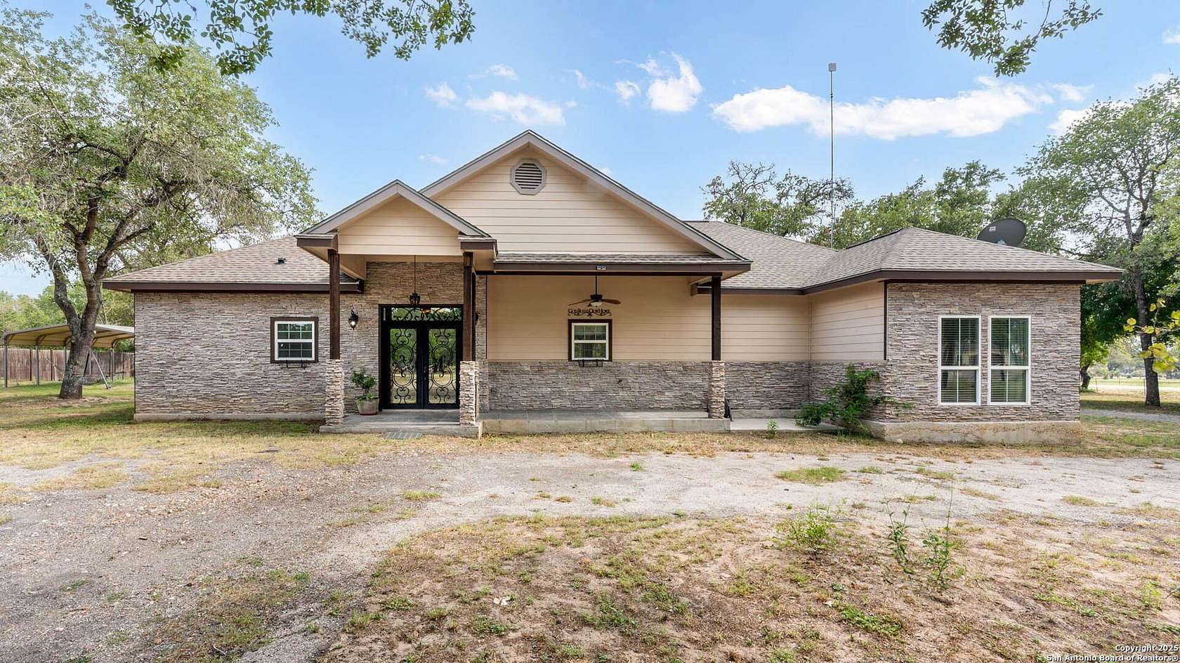 2.5 Acres of Land with Home for Lease in Natalia, Texas