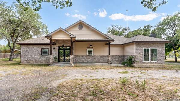 2.5 Acres of Land with Home for Lease in Natalia, Texas