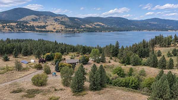 17.5 Acres of Land with Home for Sale in Kettle Falls, Washington