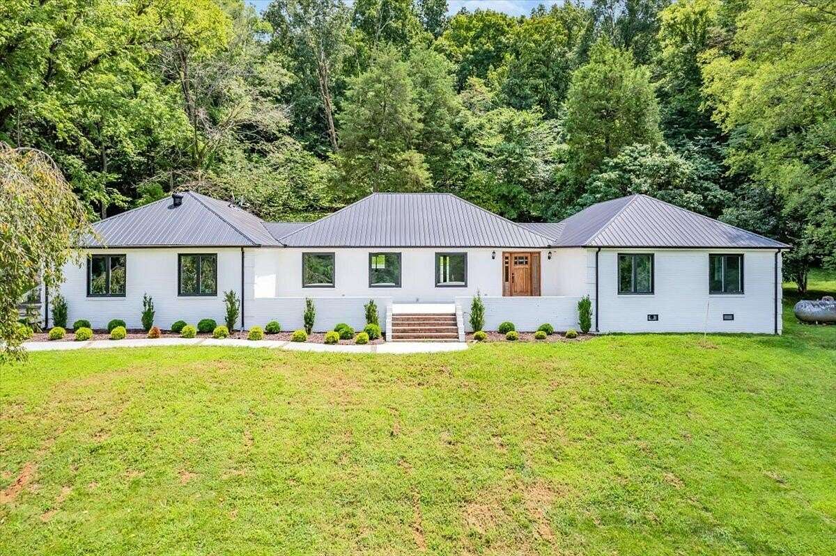 32 Acres of Land with Home for Sale in Bryant, Alabama