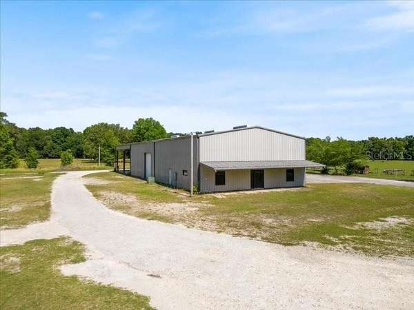 4 Acres of Improved Mixed-Use Land for Lease in High Springs, Florida