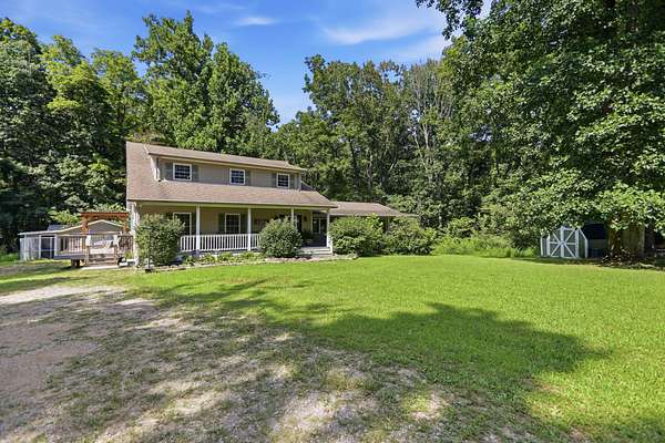 2.48 Acres of Land with Home for Sale in Westmoreland, Tennessee