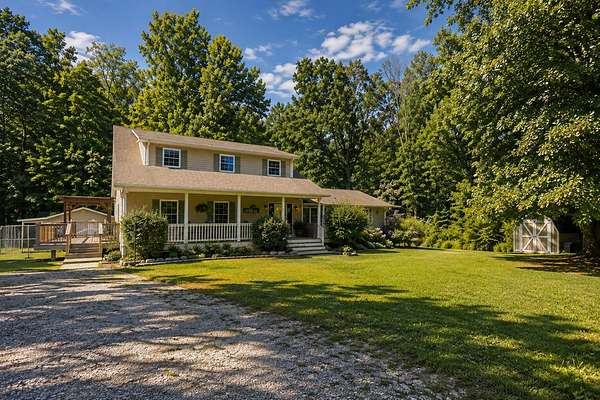 2.48 Acres of Land with Home for Sale in Westmoreland, Tennessee