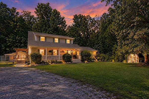 2.48 Acres of Land with Home for Sale in Westmoreland, Tennessee