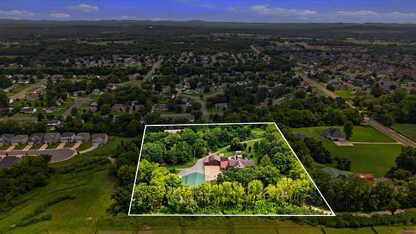 5.1 Acres of Land with Home for Sale in Murfreesboro, Tennessee