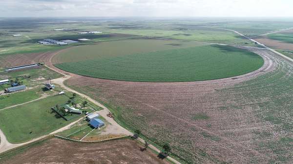 1,555 Acres of Land for Sale in Miami, Texas