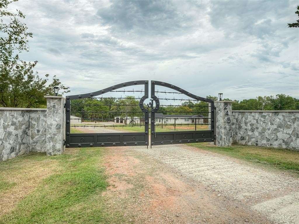 16.4 Acres of Land with Home for Sale in Tecumseh, Oklahoma