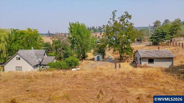 2.5 Acres of Land with Home for Sale in Jefferson, Oregon