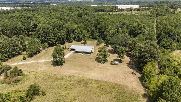 5.29 Acres of Land with Home for Sale in Kilgore, Texas