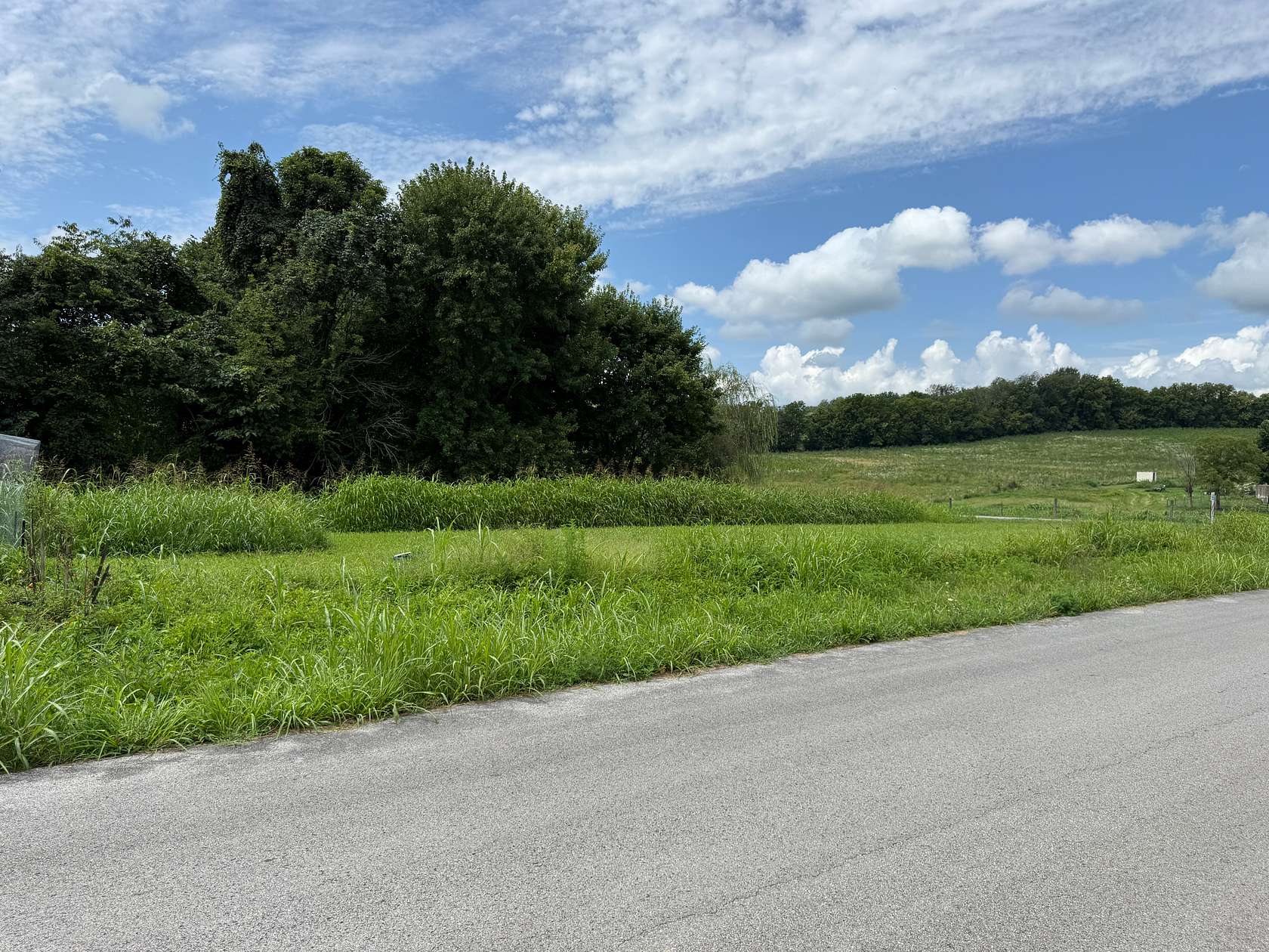 2.37 Acres of Residential Land for Auction in Stanford, Kentucky