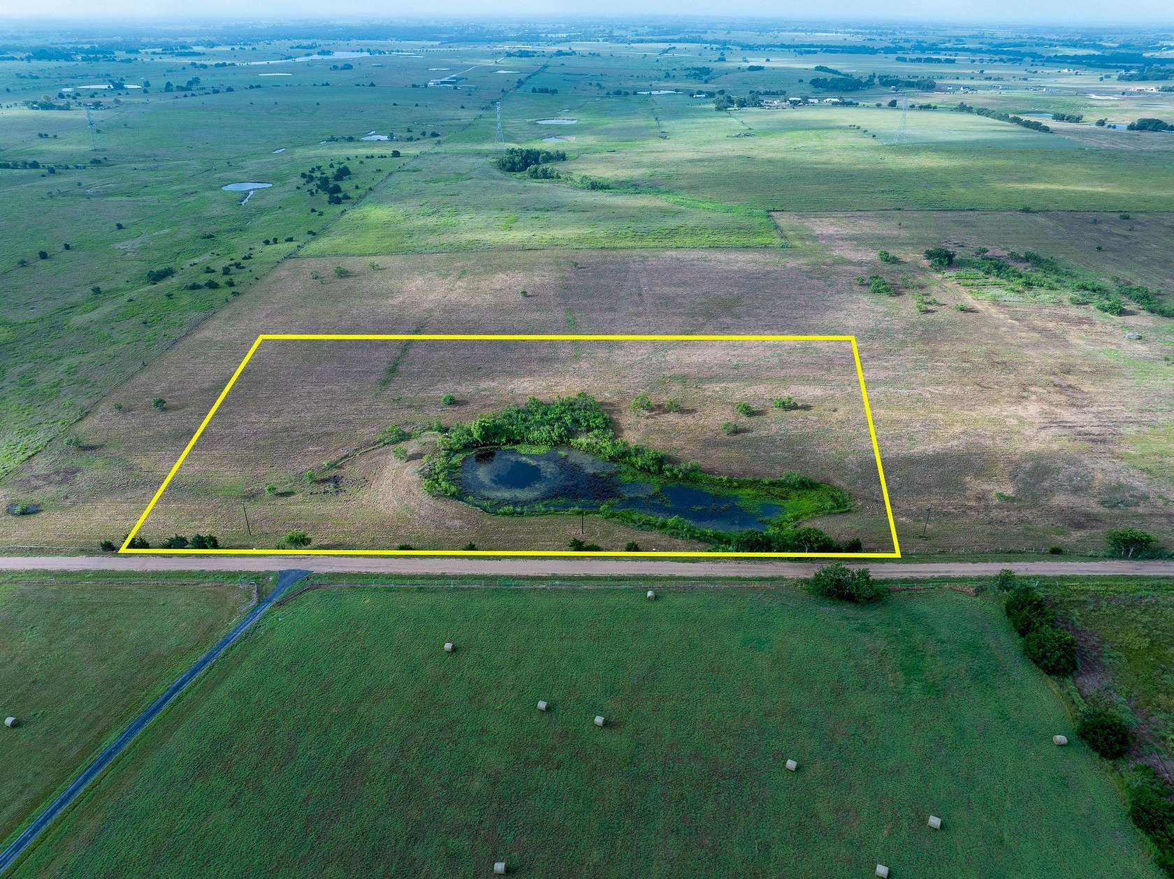 10 Acres of Recreational & Residential Land for Sale in Schulenburg, Texas