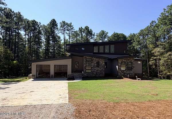 1.7 Acres of Land with Home for Sale in Southern Pines, North Carolina